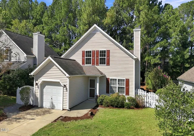 Photo 2 of Single family home for sale at 4912 Gable Ridge Dr E, Durham, NC 27713 | MLS# 10193490 | Listing updated on 2026-09-21