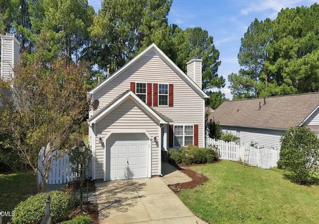 Photo 3 of Single family home for sale at 4912 Gable Ridge Dr E, Durham, NC 27713 | MLS# 10193490 | Listing updated on 2026-09-21