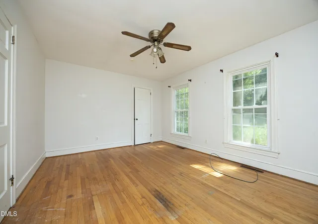 Photo 4 of Single family home for sale at 910 Parham St, Henderson, NC 27536 | MLS# 10193747 | Listing updated on 2026-09-22