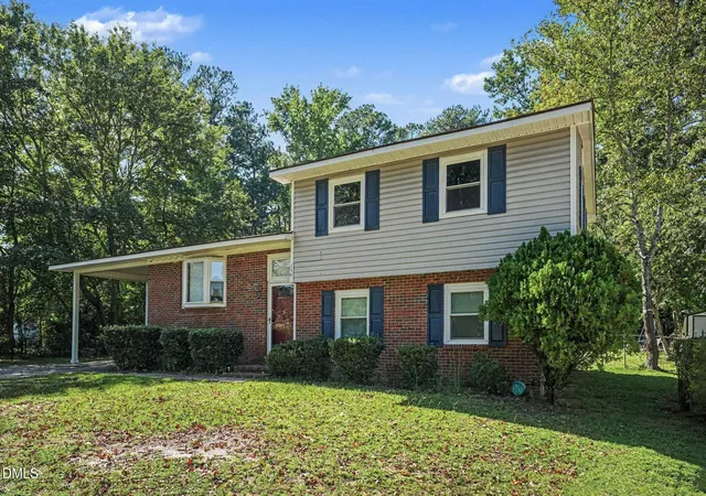 Photo 2 of Single family home for sale at 6546 Portsmouth Dr, Fayetteville, NC 28314 | MLS# 10193686 | Listing updated on 2026-09-30