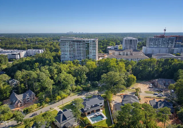 Photo 3 of Single family home for sale at 305 Dartmouth Rd, Raleigh, NC 27609 | MLS# 10194300 | Listing updated on 2026-09-23