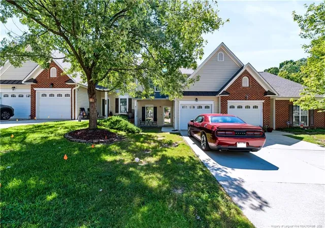 Townhouse for sale at 405 Morning Star Dr, Sanford, NC 27330 | MLS# 769609