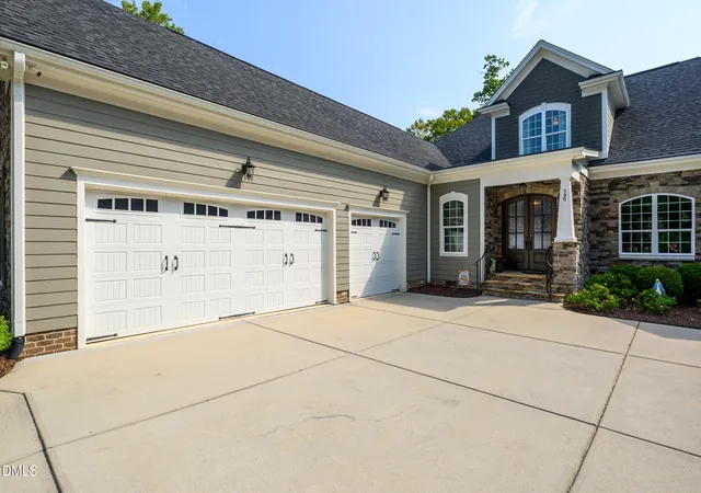 Photo 3 of Sale Pending at 590 Stoney Crk Way, Chapel Hill, NC 27517 | MLS# 10193898 | Listing updated on 2026-09-25