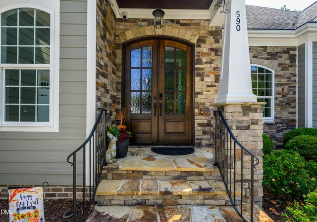 Photo 3 of Sale Pending at 590 Stoney Crk Way, Chapel Hill, NC 27517 | MLS# 10193898 | Listing updated on 2026-09-25