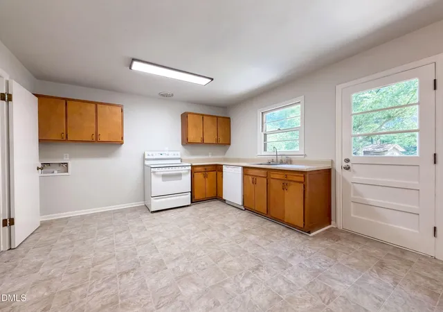 Photo 2 of Single family home for sale at 3811 Woodside Rd, Garner, NC 27529 | MLS# 10193771 | Listing updated on 2026-10-08