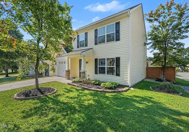 Photo 2 of Single family home for sale at 3013 Stone Fence Ct, Durham, NC 27704 | MLS# 10194163 | Listing updated on 2026-10-05