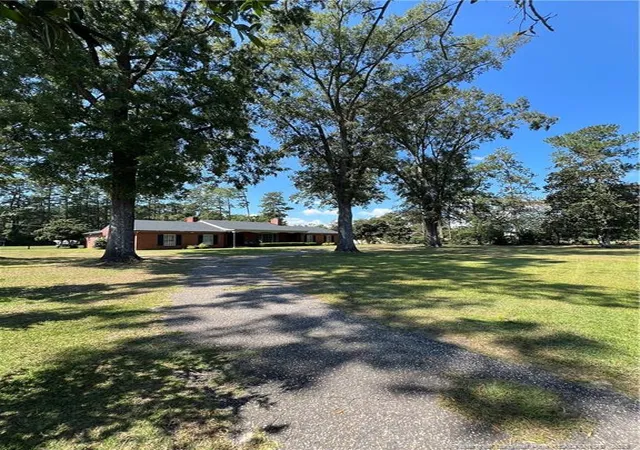 Photo 3 of Single family home for sale at 1502 Lakeview Rd, Fairmont, NC 28340 | MLS# 769626 | Listing updated on 2026-09-21