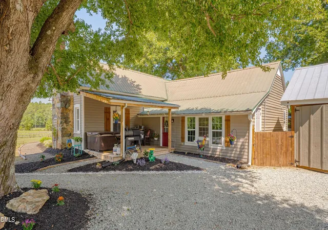 Photo 4 of Single family home for sale at 585 Charlie Huff Rd, Oxford, NC 27565 | MLS# 10194168 | Listing updated on 2026-09-22