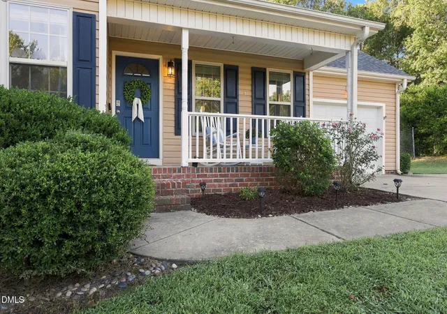 Photo 3 of Single family home for sale at 170 Broken Lance Dr, Youngsville, NC 27596 | MLS# 10194266 | Listing updated on 2026-09-23