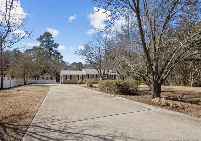 Photo 3 of Single family home for sale at 3901 Daytona Rd, Fayetteville, NC 28311 | MLS# 769644 | Listing updated on 2026-09-29