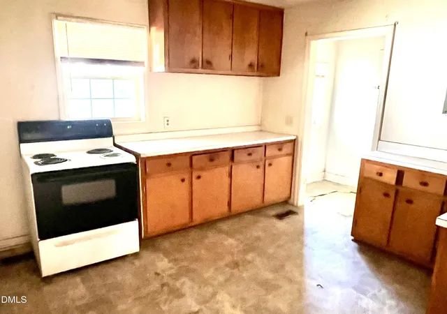 Photo 3 of Single family home for sale at 612 Maryland Ave, Burlington, NC 27217 | MLS# 10194085 | Listing updated on 2026-09-22