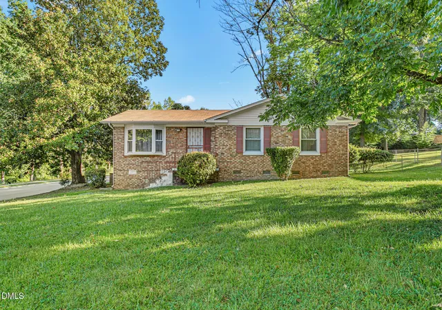 Photo 1 of Sale Pending at 2401 Bywood Rd, Greensboro, NC 27405 | MLS# 10194058 | Listing updated on 2026-10-01