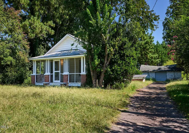 Photo 3 of Single family home for sale at 1077 Frazier Rd, Spring Hope, NC 27882 | MLS# 10193927 | Listing updated on 2026-09-21