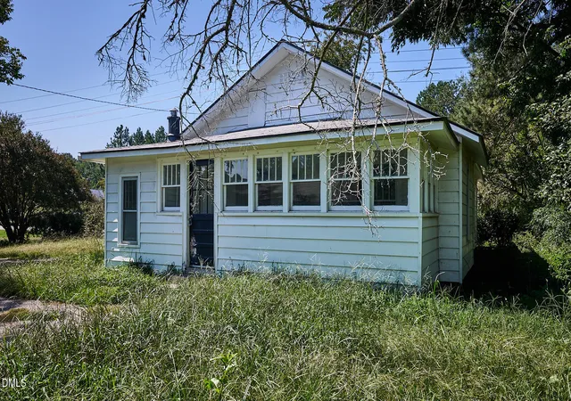 Photo 4 of Single family home for sale at 1077 Frazier Rd, Spring Hope, NC 27882 | MLS# 10193927 | Listing updated on 2026-09-21