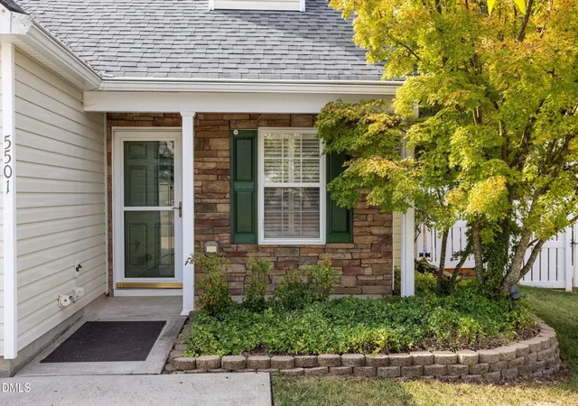 Photo 2 of Single family home for sale at 5501 Golden Moss Trl, Raleigh, NC 27613 | MLS# 10194139 | Listing updated on 2026-09-23