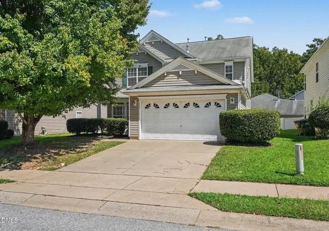 Photo 1 of Single family home for sale at 204 Georgetowne Dr, Clayton, NC 27520 | MLS# 10193955 | Listing updated on 2026-09-21
