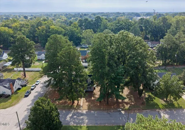 Photo 4 of Sale Pending at 400 Rapids St, Roanoke Rapids, NC 27870 | MLS# 10193985 | Listing updated on 2026-09-25