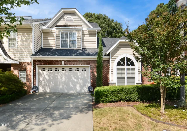 Townhouse for sale at 13330 Ashford Park Dr, Raleigh, NC 27613 | MLS# 10194223