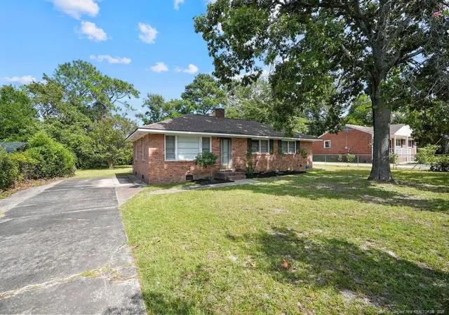 Photo 3 of Single family home for sale at 1909 Westhill Dr, Fayetteville, NC 28304 | MLS# 769716 | Listing updated on 2026-10-07