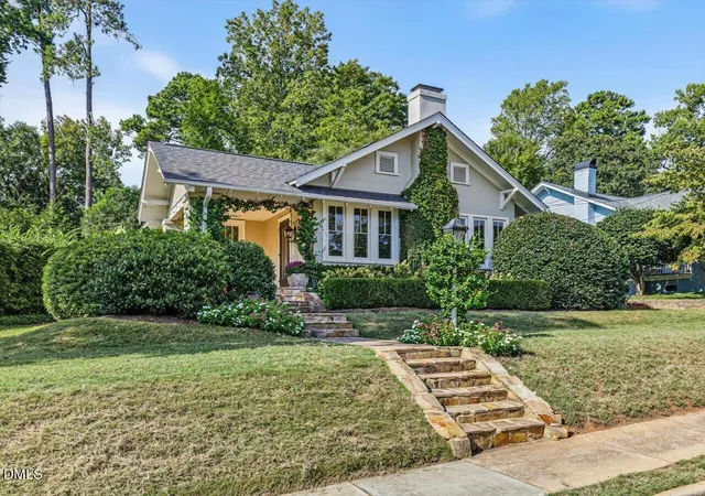 Photo 3 of Sale Pending at 2211 Creston Rd, Raleigh, NC 27608 | MLS# 10194234 | Listing updated on 2026-09-27