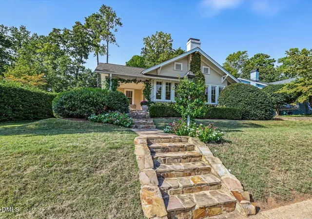 Photo 4 of Sale Pending at 2211 Creston Rd, Raleigh, NC 27608 | MLS# 10194234 | Listing updated on 2026-09-27