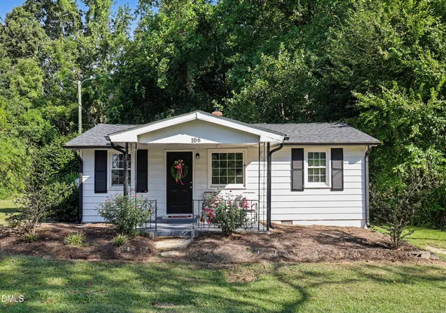 Photo 2 of Single family home for sale at 106 W Allen St, Four Oaks, NC 27524 | MLS# 10194252 | Listing updated on 2026-09-23