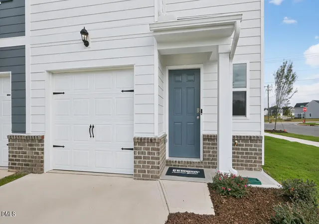 Photo 2 of Townhouse for sale at 567 Strm Walk Xing, Wendell, NC 27591 | MLS# 10194126 | Listing updated on 2026-09-22