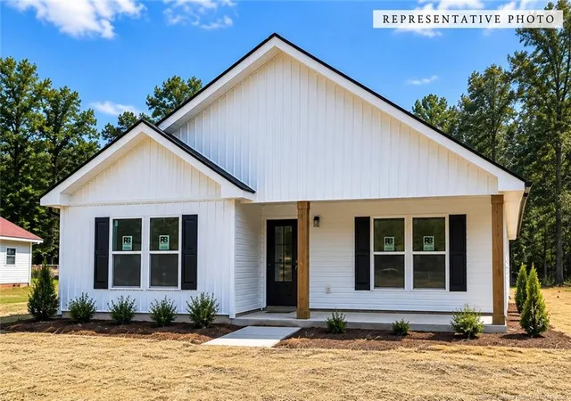 Photo 1 of Single family home for sale at 462 Bullard St, Roseboro, NC 28382 | MLS# 769372 | Listing updated on 2026-09-22