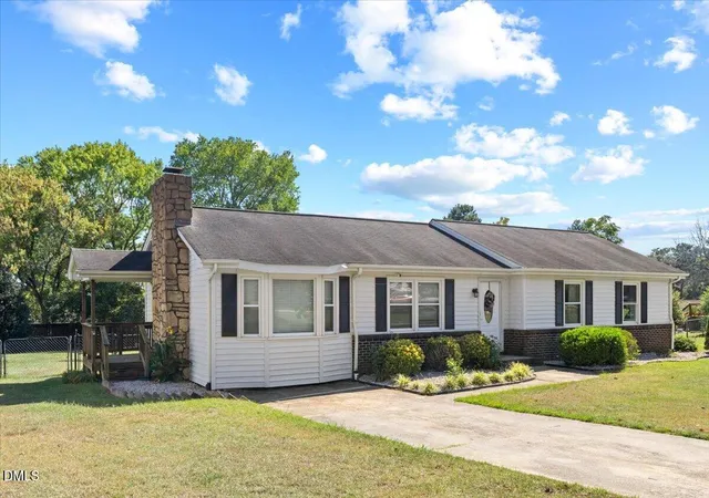 Photo 3 of Single family home for sale at 204 Barwick Way, Knightdale, NC 27545 | MLS# 10194178 | Listing updated on 2026-09-22