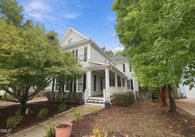 Photo 4 of Sale Pending at 207 Magnolia Bloom Ct, Cary, NC 27519 | MLS# 10194390 | Listing updated on 2026-09-29