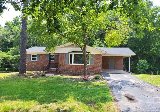 Photo 3 of Single family home for sale at 182 Summer Hl Rd, Fayetteville, NC 28303 | MLS# 769769 | Listing updated on 2026-09-22