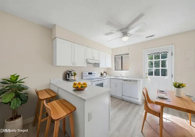 Photo 2 of Townhouse for sale at 4508 N New Hope Rd, Raleigh, NC 27604 | MLS# 10194372 | Listing updated on 2026-09-23