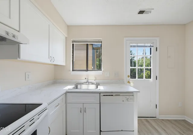 Photo 3 of Townhouse for sale at 4508 N New Hope Rd, Raleigh, NC 27604 | MLS# 10194372 | Listing updated on 2026-09-23