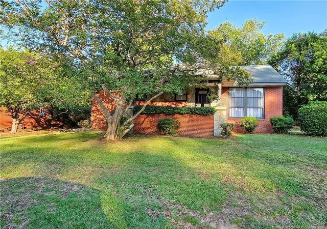 Photo 1 of Single family home for sale at 469 Mcrae Dr, Fayetteville, NC 28305 | MLS# 769773 | Listing updated on 2026-09-24