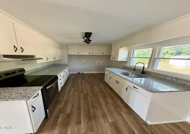 Photo 3 of Single family home for sale at 102 Anne St, Dunn, NC 28334 | MLS# 10194287 | Listing updated on 2026-09-23