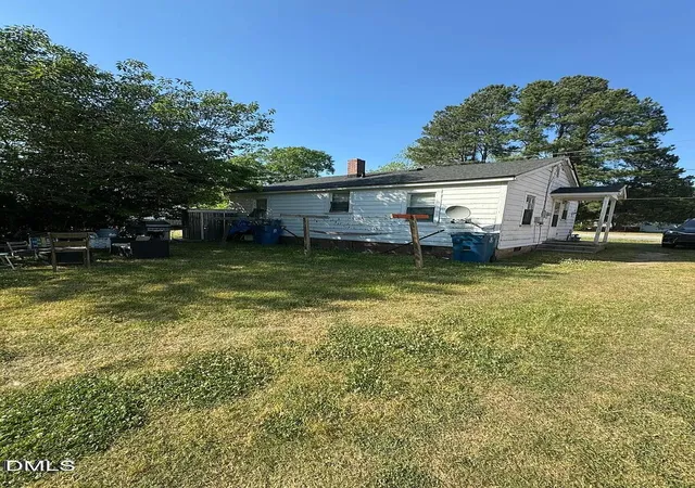 Photo 3 of Single family home for sale at 201 W Granville St, Dunn, NC 28334 | MLS# 10194302 | Listing updated on 2026-09-23
