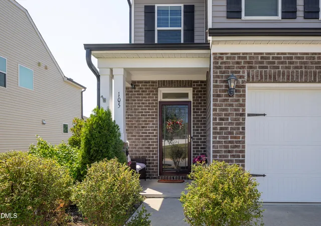 Photo 3 of Single family home for sale at 105 Highview Dr, Benson, NC 27504 | MLS# 10194312 | Listing updated on 2026-09-23
