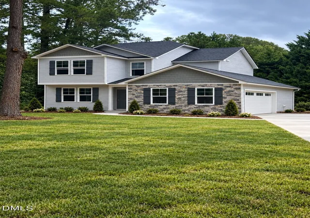 Photo 1 of Single family home for sale at 2905 Essex St, Tarboro, NC 27886 | MLS# 10194308 | Listing updated on 2026-09-23