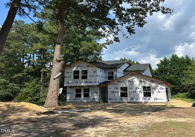 Photo 2 of Single family home for sale at 2905 Essex St, Tarboro, NC 27886 | MLS# 10194308 | Listing updated on 2026-09-23