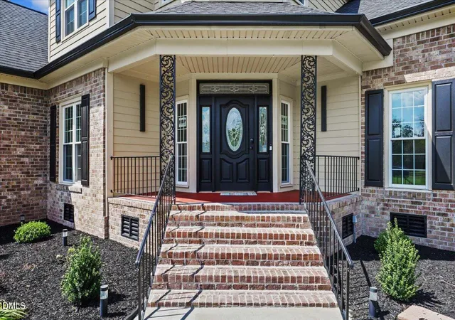 Photo 3 of Single family home for sale at 105 Steeplechase Cvs, Goldsboro, NC 27534 | MLS# 10194472 | Listing updated on 2026-09-24