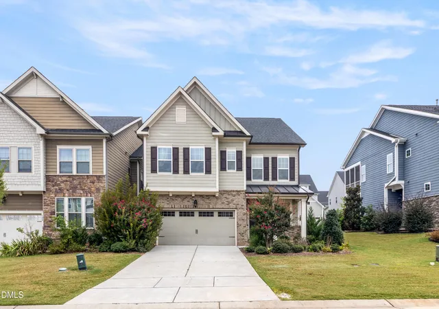 Photo 2 of Townhouse for sale at 124 Tree Hl Ln, Holly Springs, NC 27540 | MLS# 10194439 | Listing updated on 2026-10-05