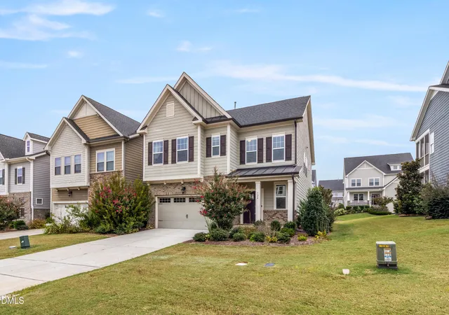 Photo 3 of Townhouse for sale at 124 Tree Hl Ln, Holly Springs, NC 27540 | MLS# 10194439 | Listing updated on 2026-10-05