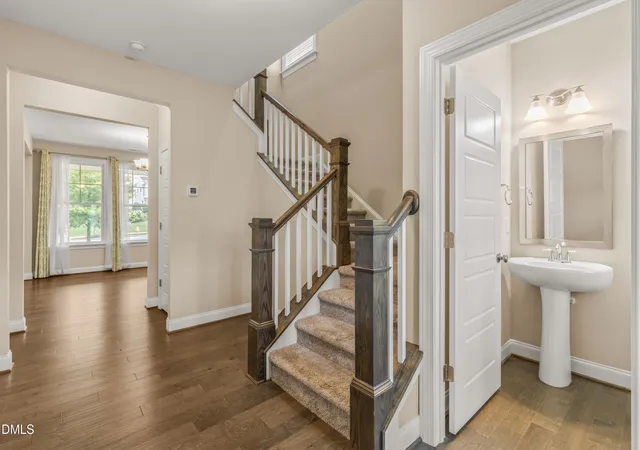 Photo 4 of Townhouse for sale at 124 Tree Hl Ln, Holly Springs, NC 27540 | MLS# 10194439 | Listing updated on 2026-10-05