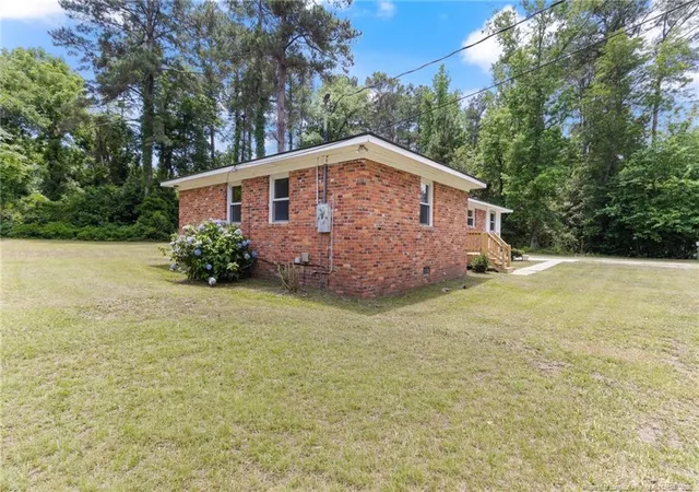 Photo 3 of Single family home for sale at 108 Mcnatt St, Maxton, NC 28364 | MLS# 769776 | Listing updated on 2026-10-20