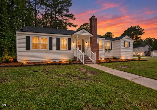 Photo 1 of Sale Pending at 1009 Walnut St W, Wilson, NC 27893 | MLS# 10194663 | Listing updated on 2026-10-16