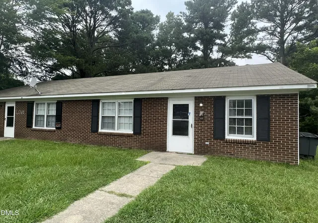 Photo 1 of Sale Pending at 505 E Elizabeth St, Selma, NC 27576 | MLS# 10195124 | Listing updated on 2026-10-02