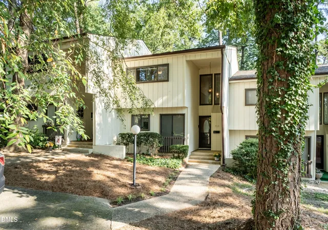 Photo 1 of Condo for sale at 709 E Millbrook Rd, Raleigh, NC 27609 | MLS# 10195019 | Listing updated on 2026-10-11