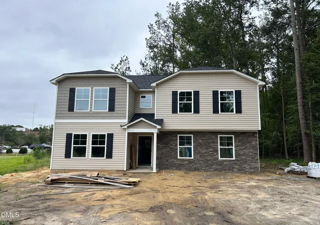 Photo 2 of Single family home for sale at 2900 Essex St, Tarboro, NC 27886 | MLS# 10195161 | Listing updated on 2026-09-26