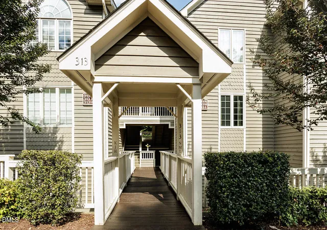 Condo for sale at 313 Glen Echo Ln, Cary, NC 27518 | MLS# 10195713