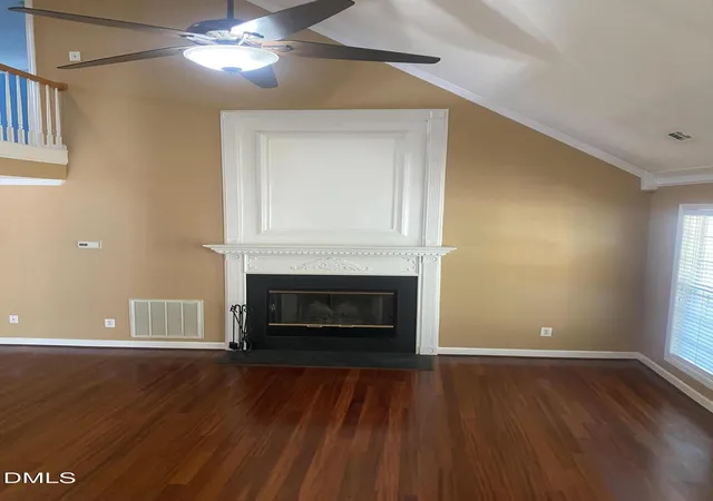 Photo 4 of Sale Pending at 6 S Berry Meadow Ln, Durham, NC 27703 | MLS# 10198708 | Listing updated on 2026-10-29